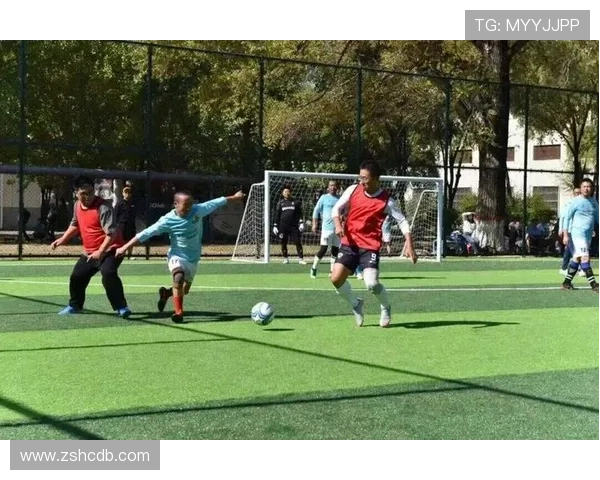 当绿茵场上的星光交汇时我们的青春故事悄然绽放